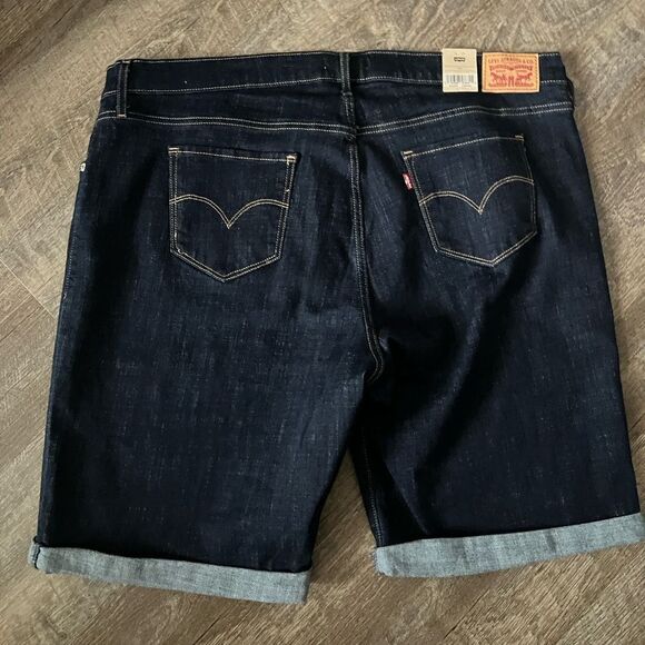 Levi's Classic Bermuda Shorts- 22W - Picture 2 of 7